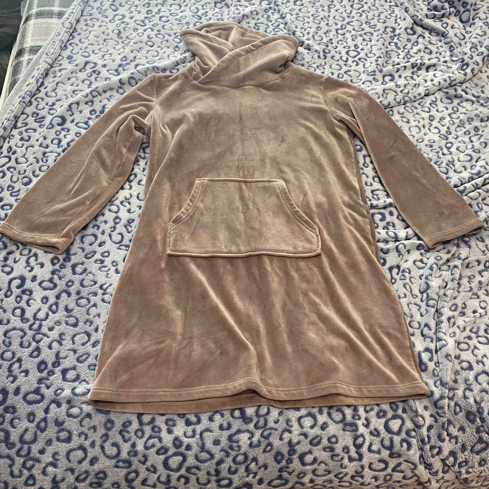 Cowl neck sleepwear